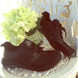 Black Reebok Boys 4 & 5&1/2!